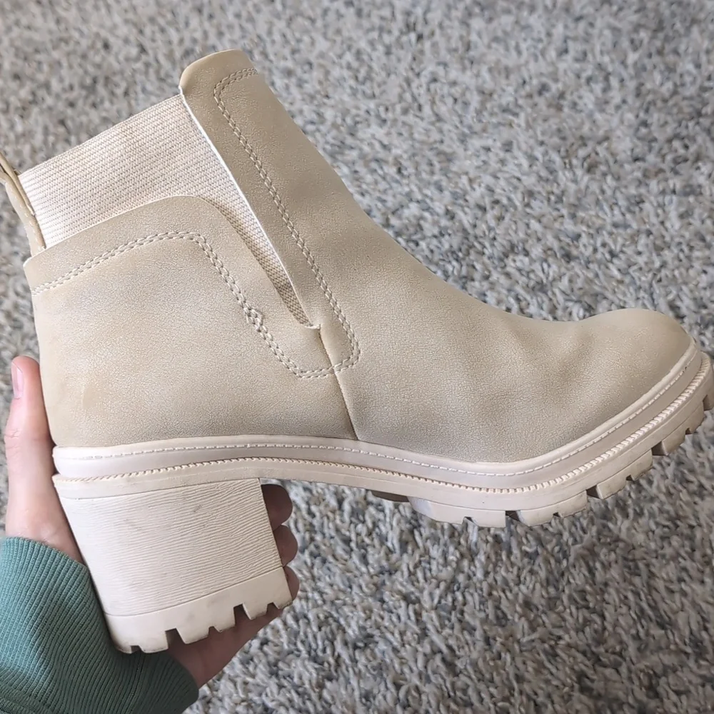 Jellypop Shelley Booties - Picture 8 of 9